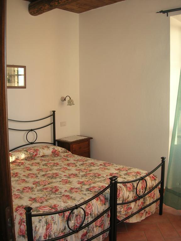 Castiglione dʼOrcia Agriturismo La Valle Del Sole חדר תמונה