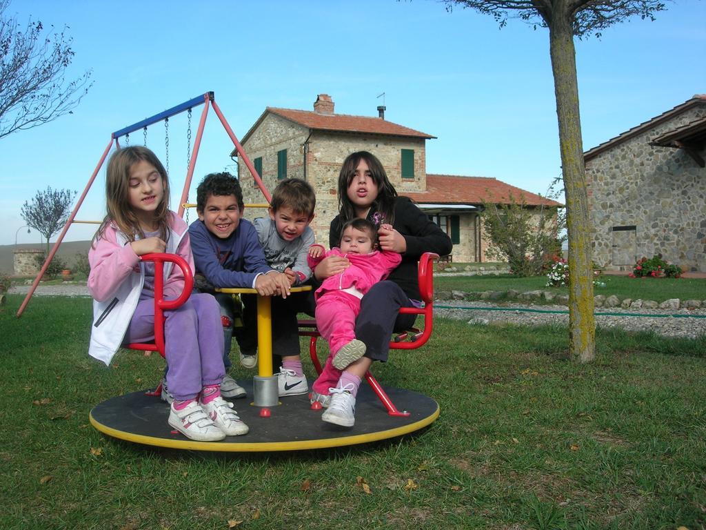 Castiglione dʼOrcia Agriturismo La Valle Del Sole מראה חיצוני תמונה